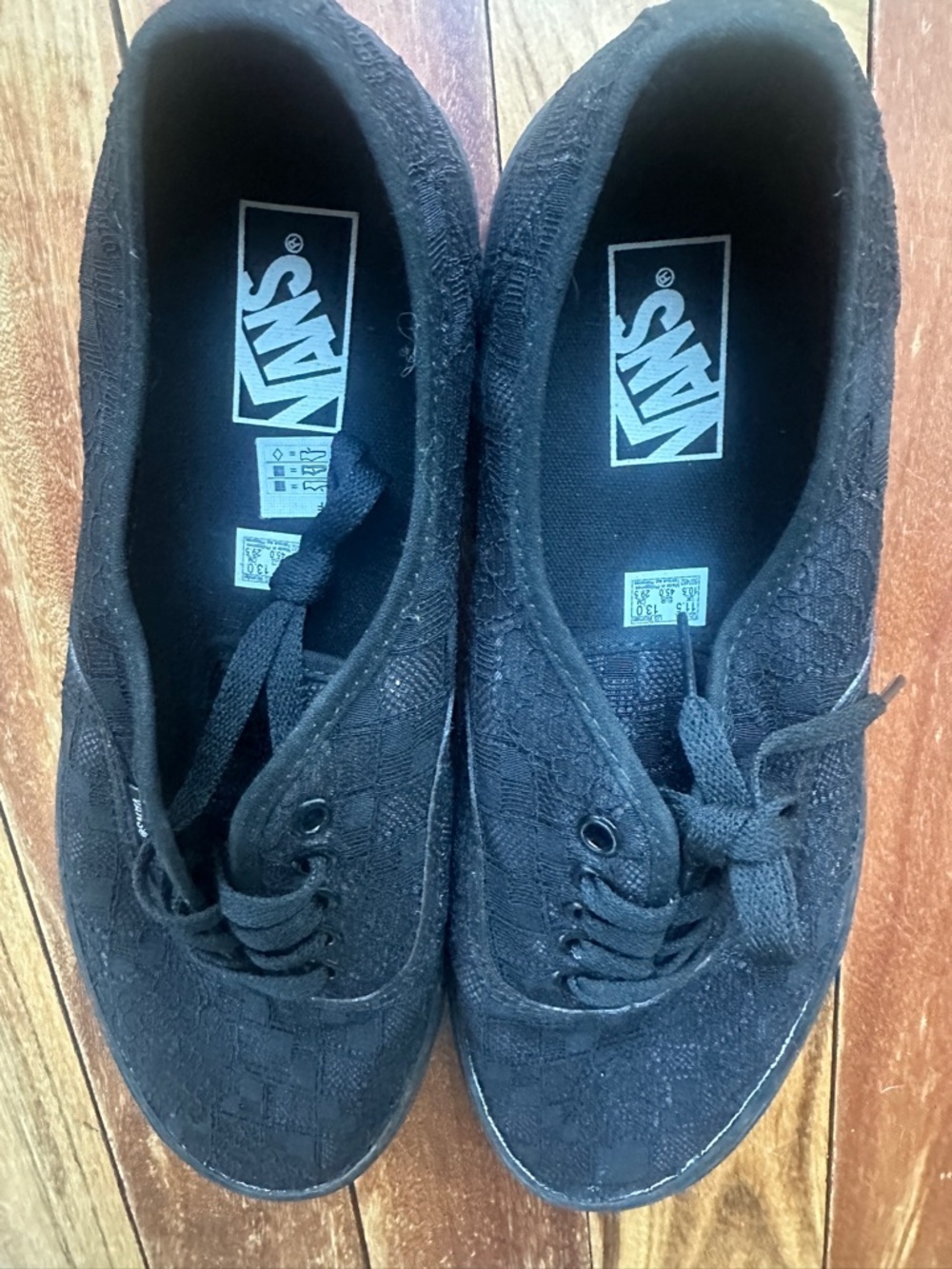 Vans Authentic Sneakers - Picture 3 of 4
